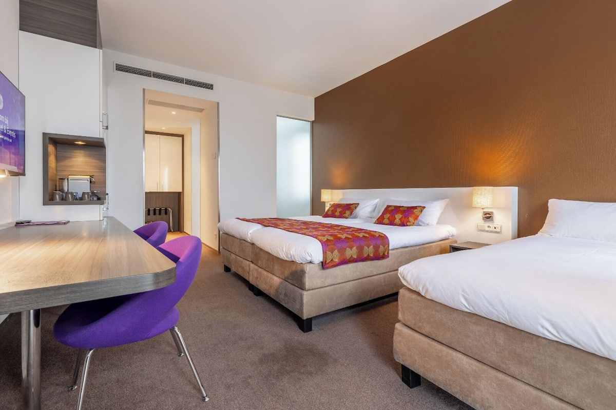Comfort-Dreibettzimmer | 1 Schlafzimmer, hochwertige Bettwaren, Minibar, Zimmersafe