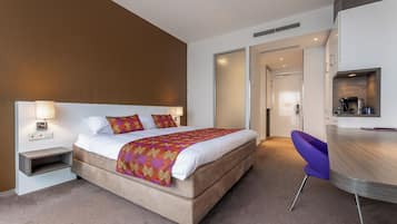 Comfort Twin Room | 1 bedroom, premium bedding, minibar, in-room safe