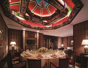 2 restaurants, breakfast, lunch, dinner served; Chinese cuisine