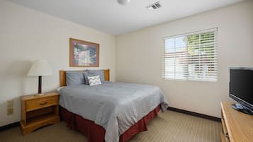 Standard Suite | 1 bedroom, Tempur-Pedic beds, desk, soundproofing