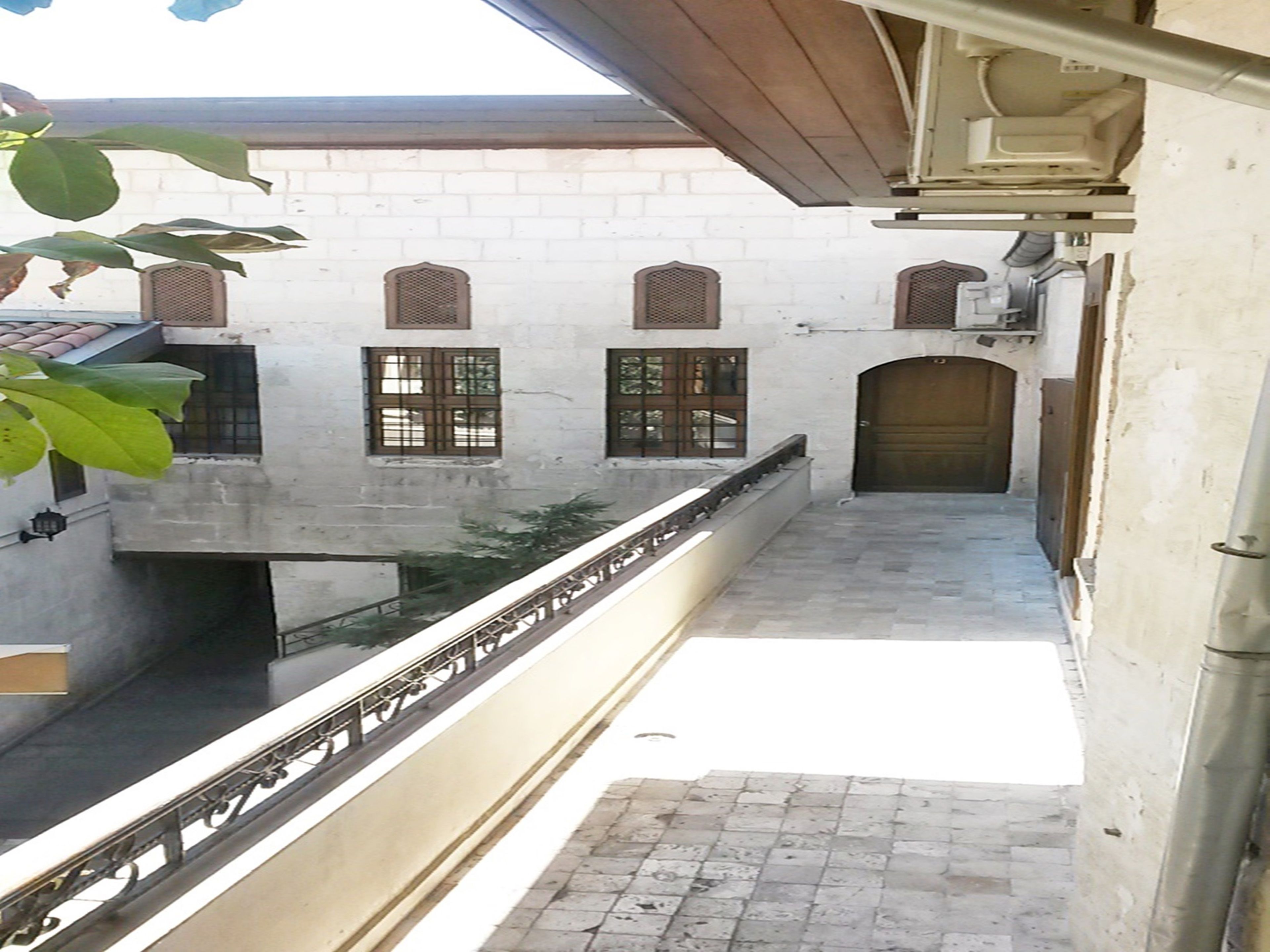 Photo - Zeynep Hanim Konagi