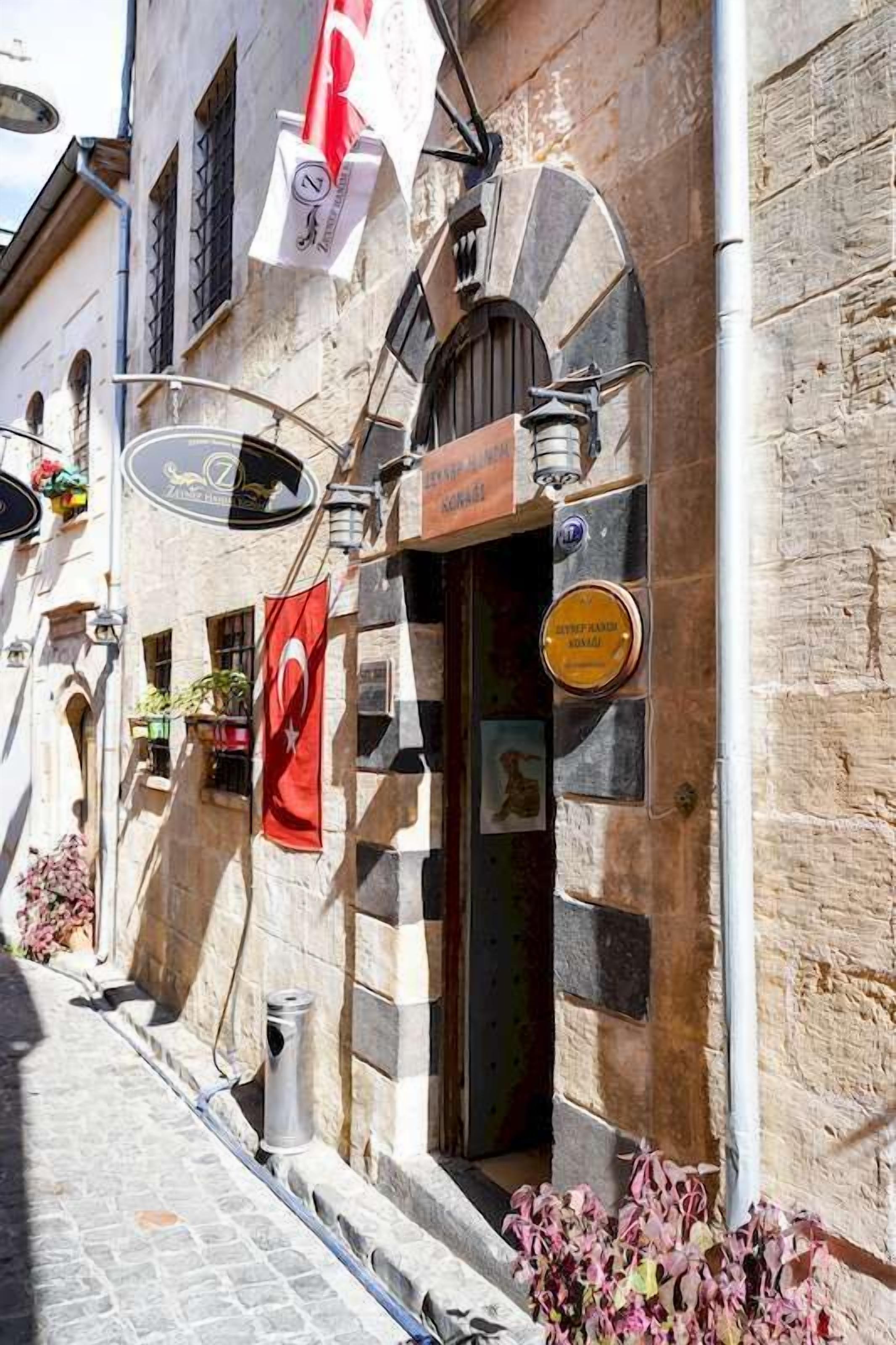 Photo - Zeynep Hanim Konagi