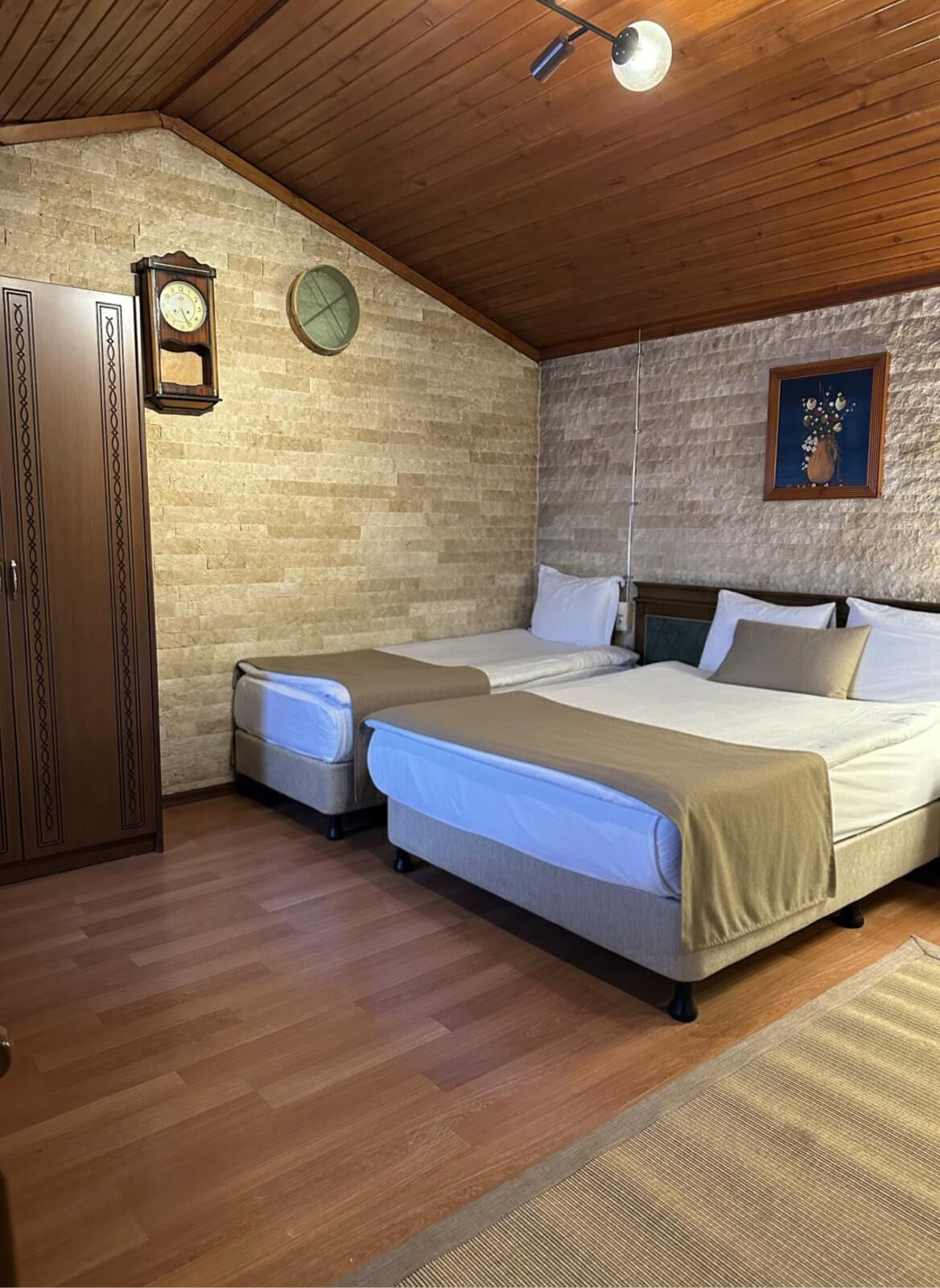 Habitación estándar con 1 cama matrimonial o 2 individuales | Sábanas de algodón egipcio, ropa de cama de alta calidad y minibar 