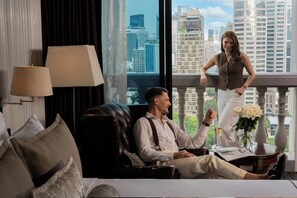 Kaliteli yatak takımı, Select Comfort yatak, minibar, odada kasa 