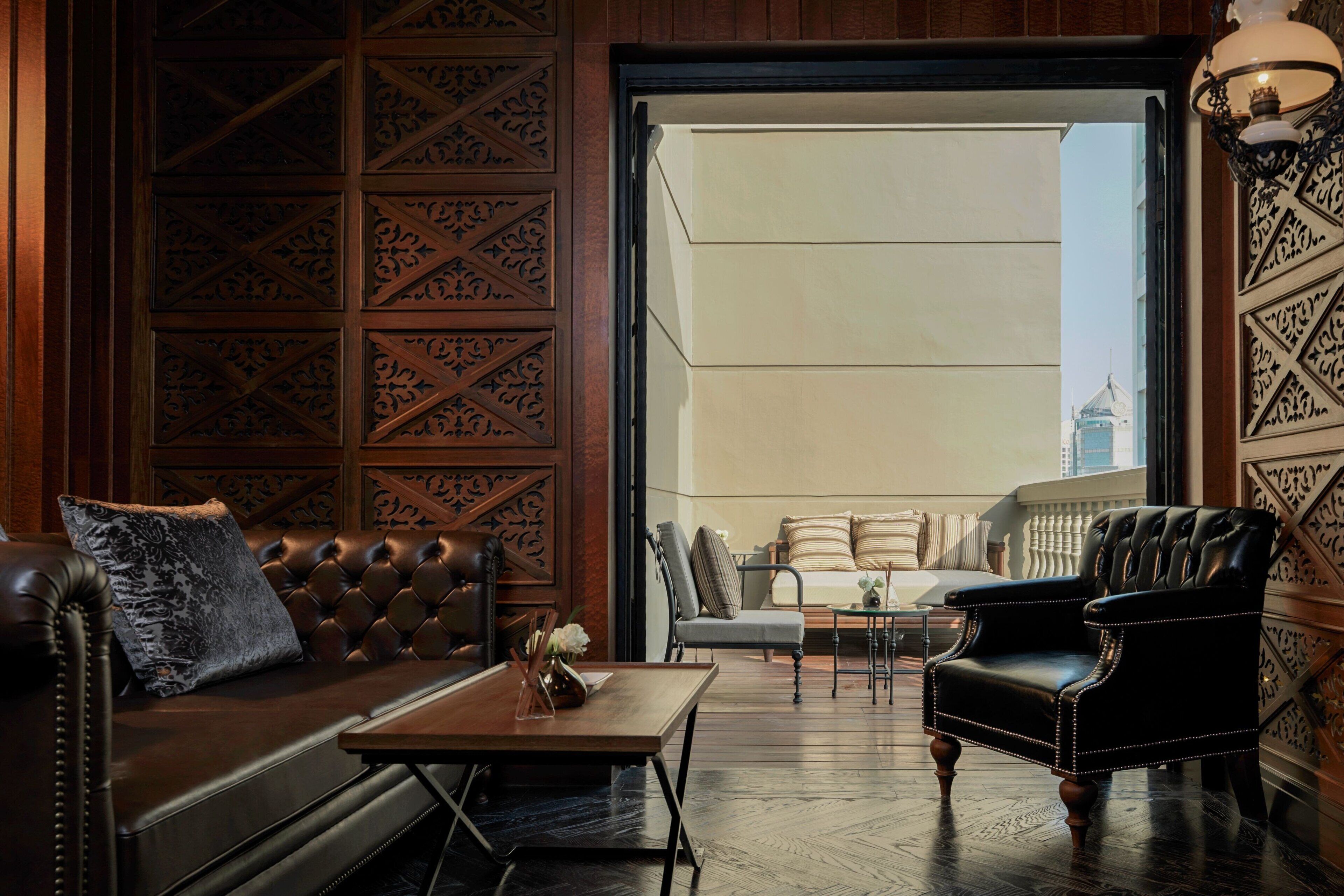 3 restaurants, breakfast, lunch, dinner served; italian cuisine