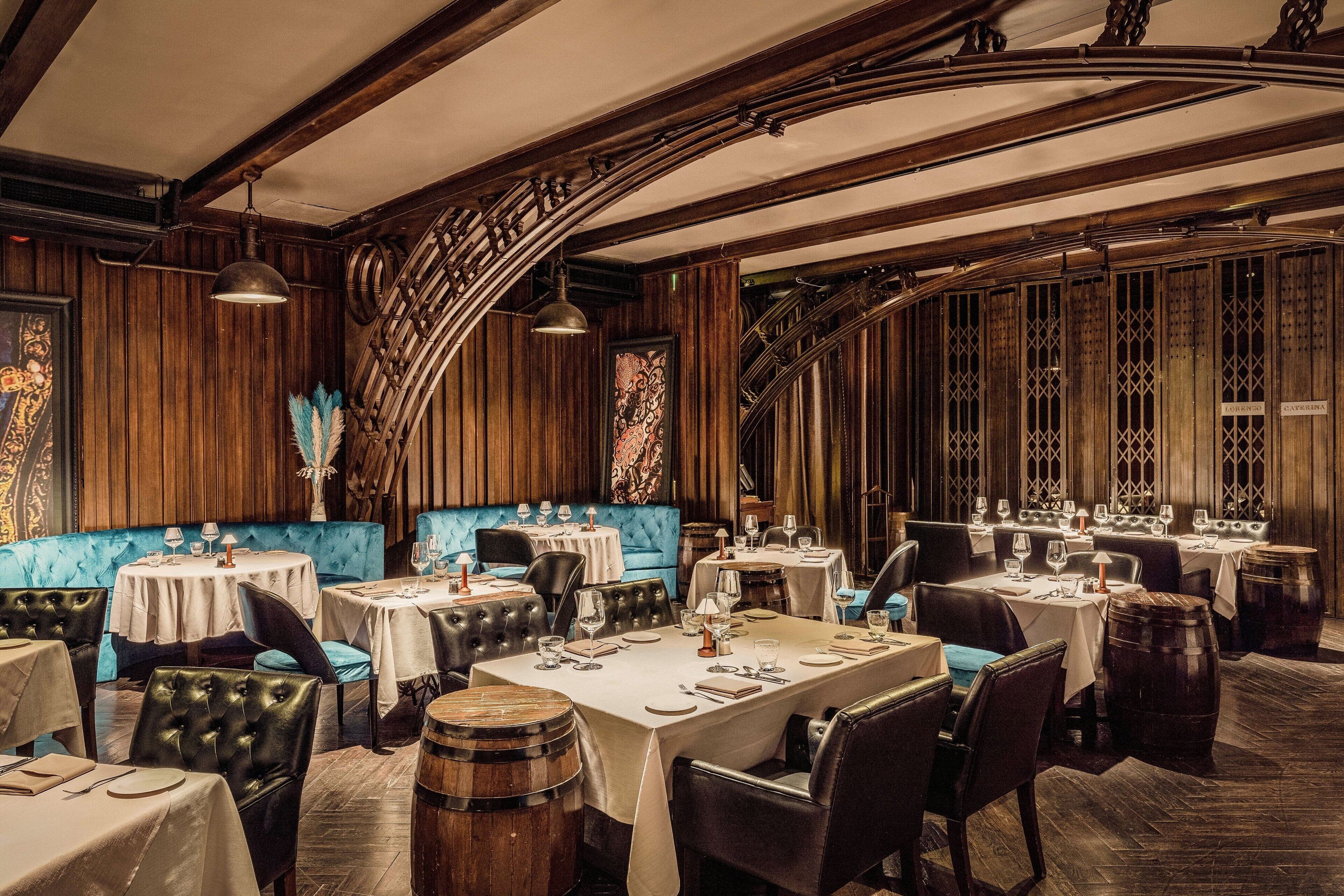 3 restaurants, breakfast, lunch, dinner served; italian cuisine