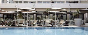 Outdoor pool, pool loungers