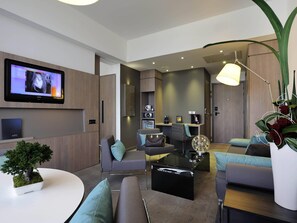 Minibar, coffre-fort, bureau, rideaux d’obscurcissement