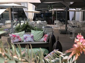 Bar (en el alojamiento)