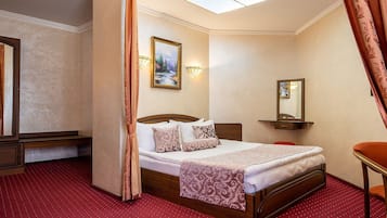 Junior Suite | 1 bedroom, premium bedding, down comforters, pillowtop beds