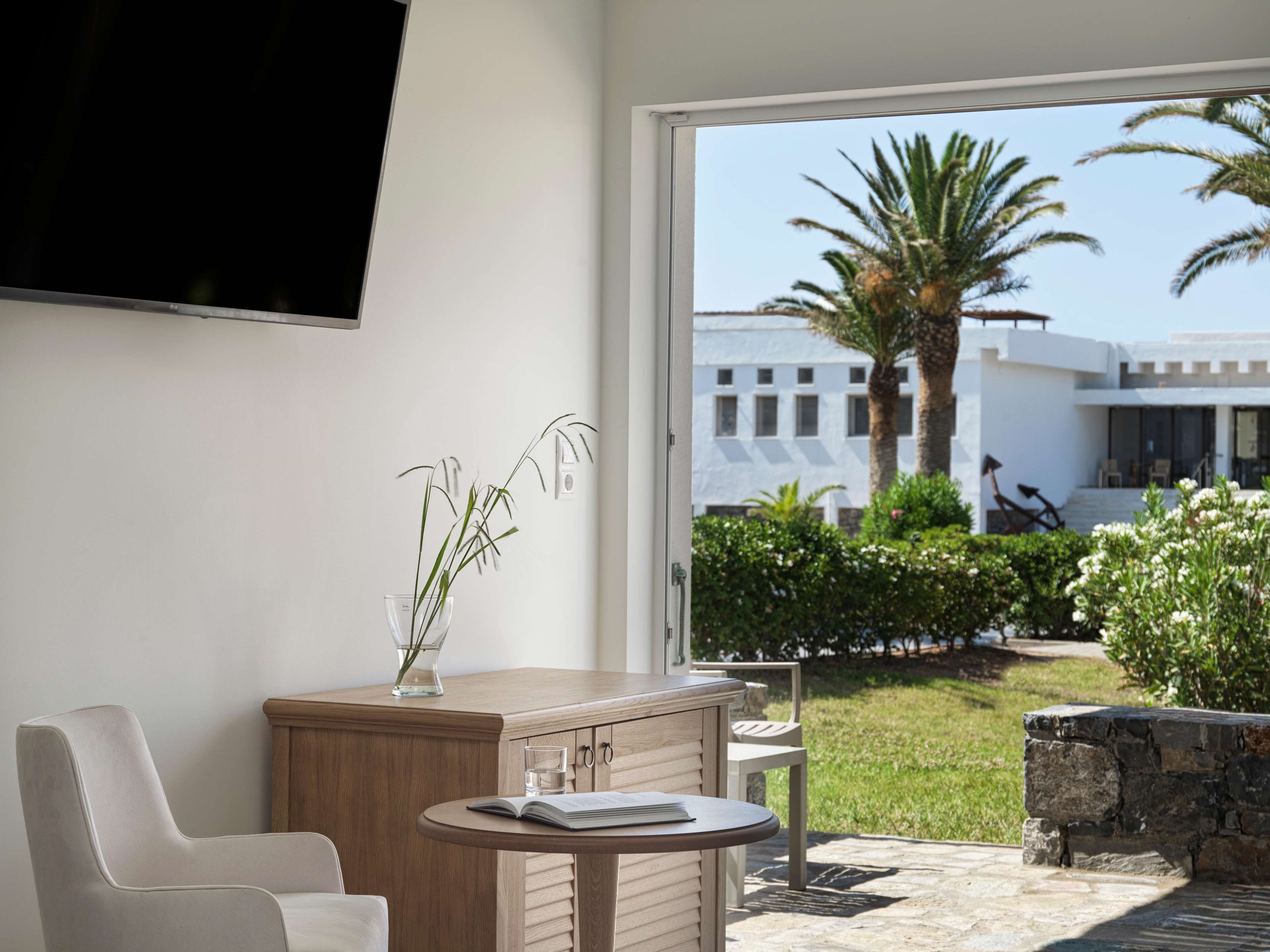 premium bungalow, garden view | 1 bedroom, premium bedding, free minibar items, desk