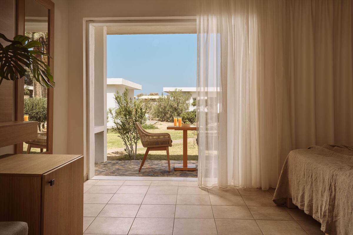 Bungalow, Garden View | 1 bedroom, premium bedding, minibar (some free items), desk