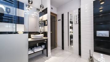 Minibar, in-room safe, soundproofing, iron/ironing board