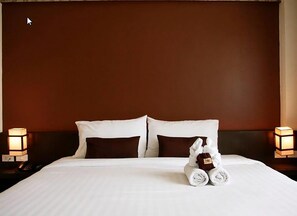 Superior Double or Twin Room | Peti besi dalam bilik, langsir/tirai gelap terus, Wi-fi percuma 