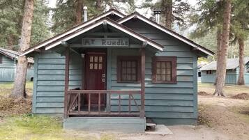 Cabin, 1 Bedroom, Mountain View | Balcony