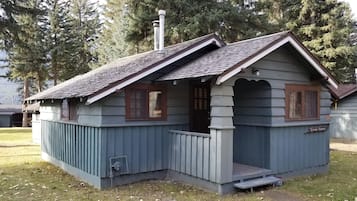 Cabin, 1 Bedroom, Mountain View | Terrace/patio