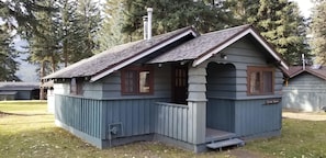 Cabin, 1 Bedroom, Mountain View | Terrace/patio