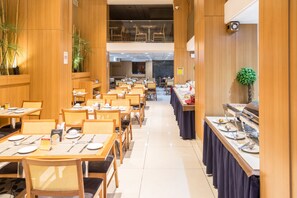 Petit déjeuner buffet compris tous les jours