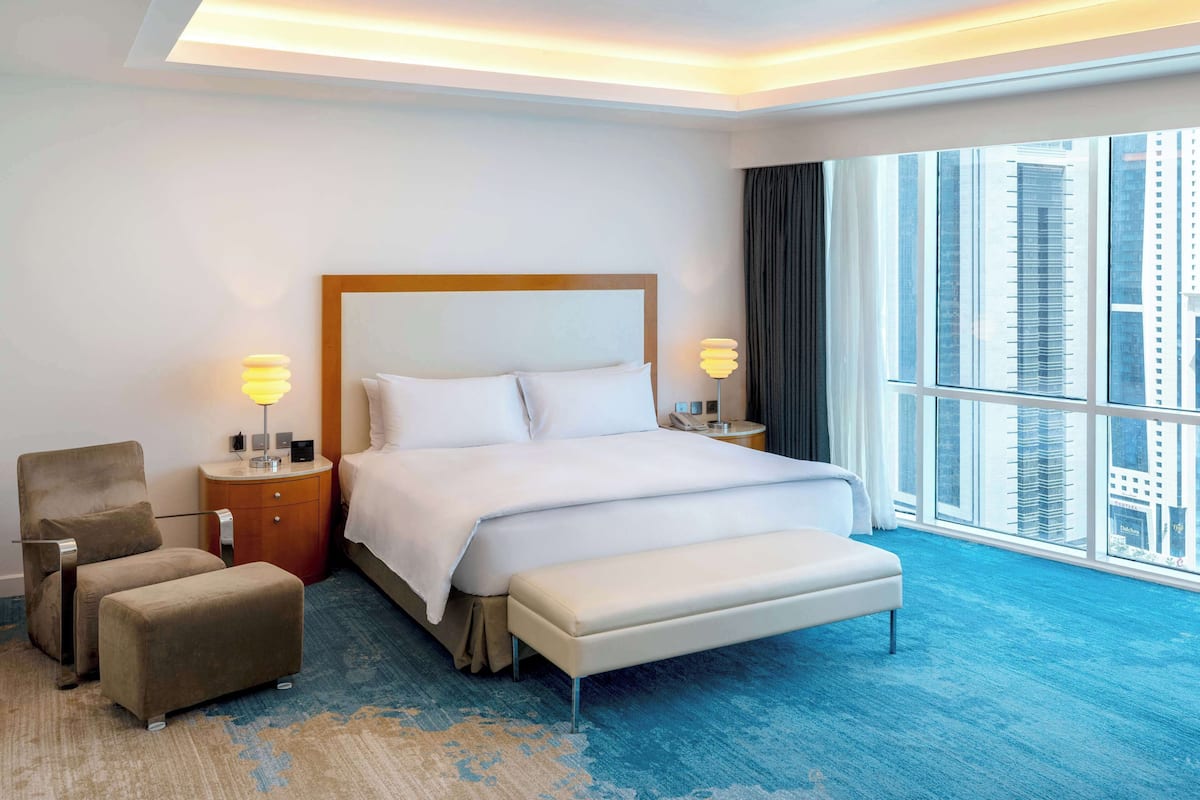 Frette Italian sheets, premium bedding, down comforters, minibar