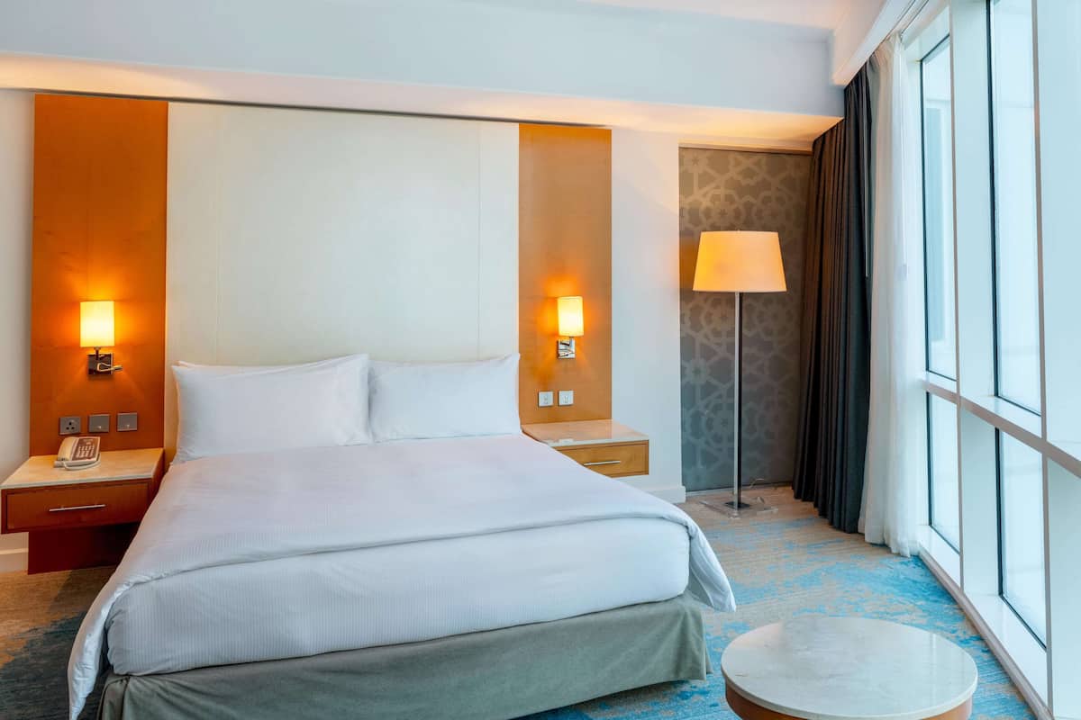 Frette Italian sheets, premium bedding, down comforters, minibar