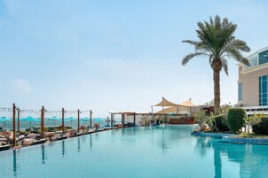 6 bares, bar junto a la piscina, bar en la playa