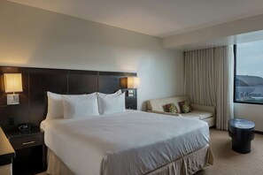 Superior Room, 1 King Bed with Sofa bed | Minibar, in-room safe, desk, laptop workspace - Courtyard by Marriott Panama Metromall (San Miguelito)