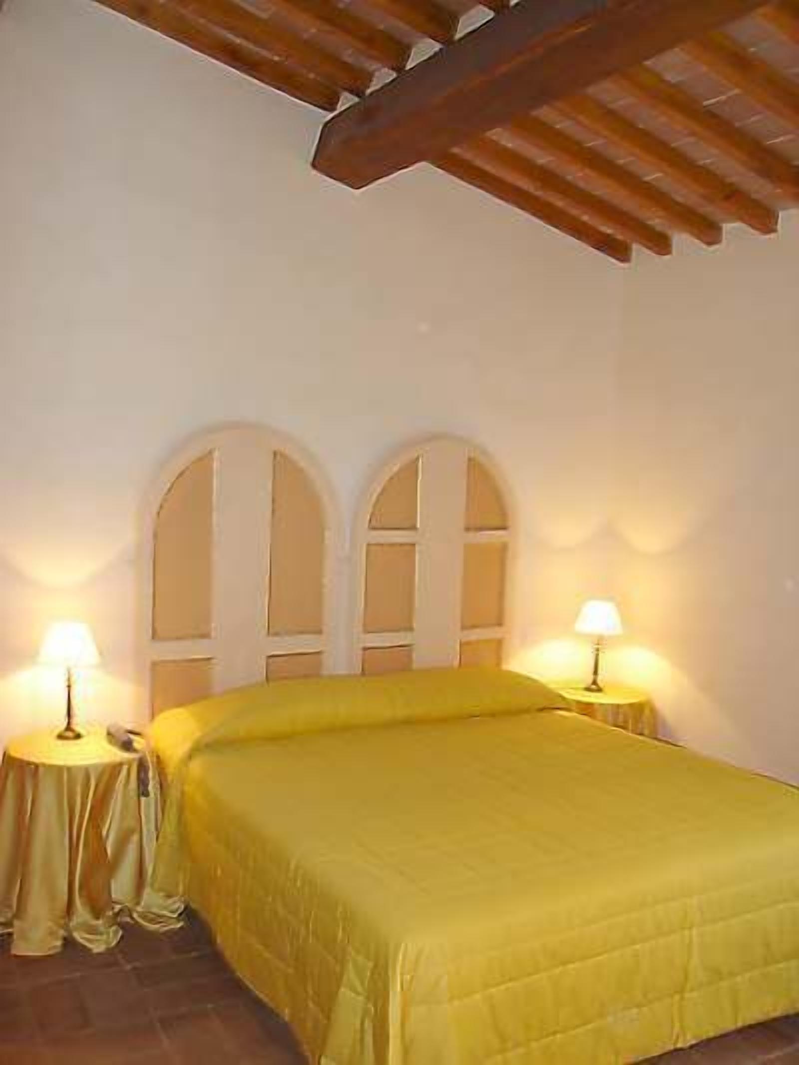 minibar, in-room safe, cots/infant beds, free wifi