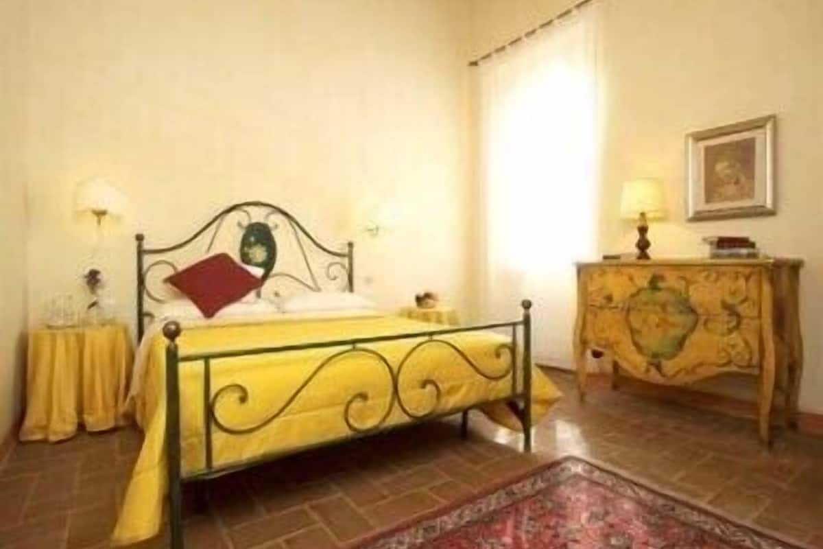 ميني بار وخزنة داخل الغرفة وأسرّة أطفال/رضّع وواي فاي مجانًا