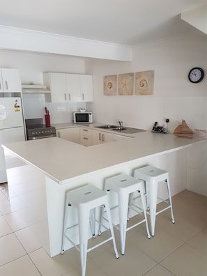 Maison en rangée, 2 chambres | Cuisine privée | Réfrigérateur grande capacité avec congélateur, four à micro-ondes