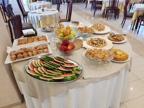 Lunch and dinner served - Hotel San Marco (Alghero)