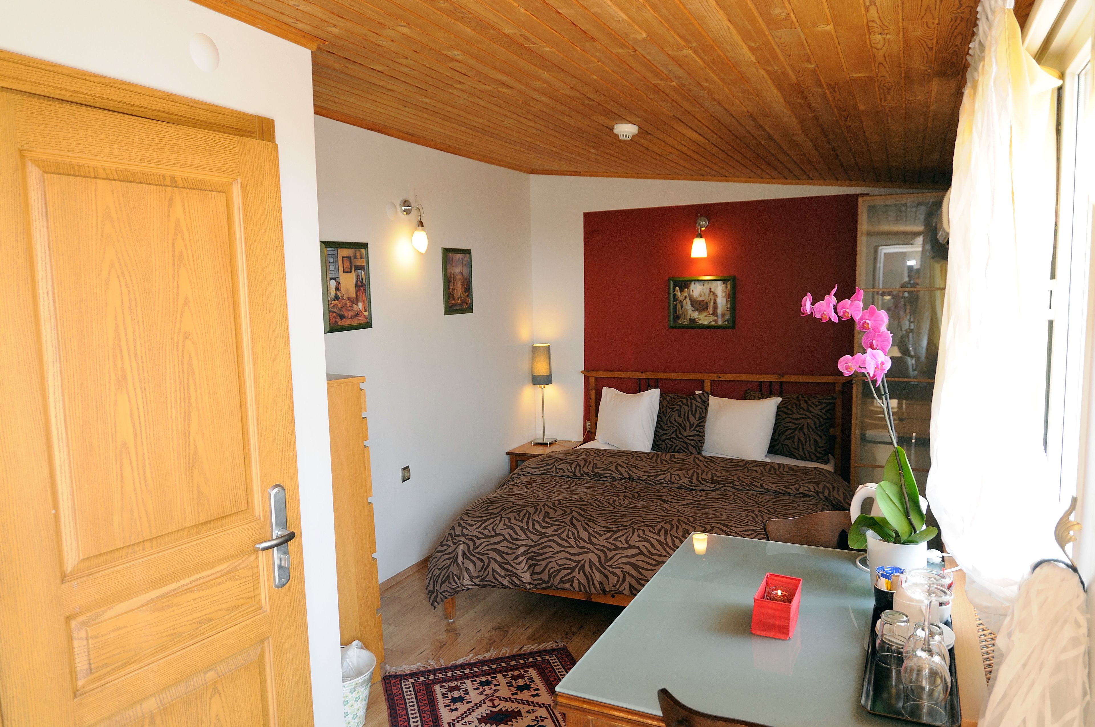 double room, terrace | 1 bedroom, tempur-pedic beds, minibar, in-room safe