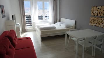 Standard Studio, Mountain View | 1 bedroom, premium bedding, desk, laptop workspace