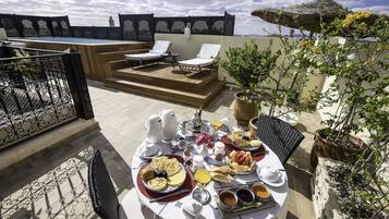 Free daily local cuisine breakfast