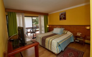 Dobbeltrom – standard, 1 dobbeltseng | Safe på rommet, skrivebord og ekstrasenger (mot et tillegg)