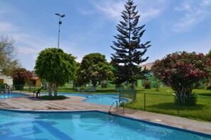 Outdoor pool - Hotel del Valle Azapa (Arica)