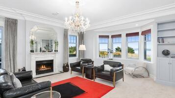 تلفزيون بشاشة مسطحة، مدفأة