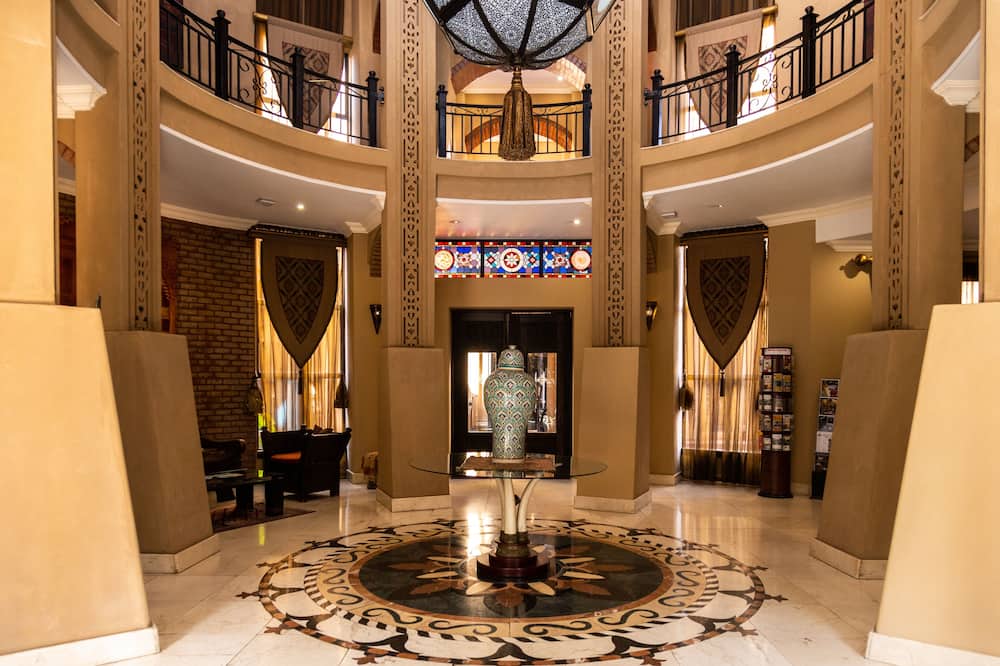 Tayfin Royale Hotel & Restaurant