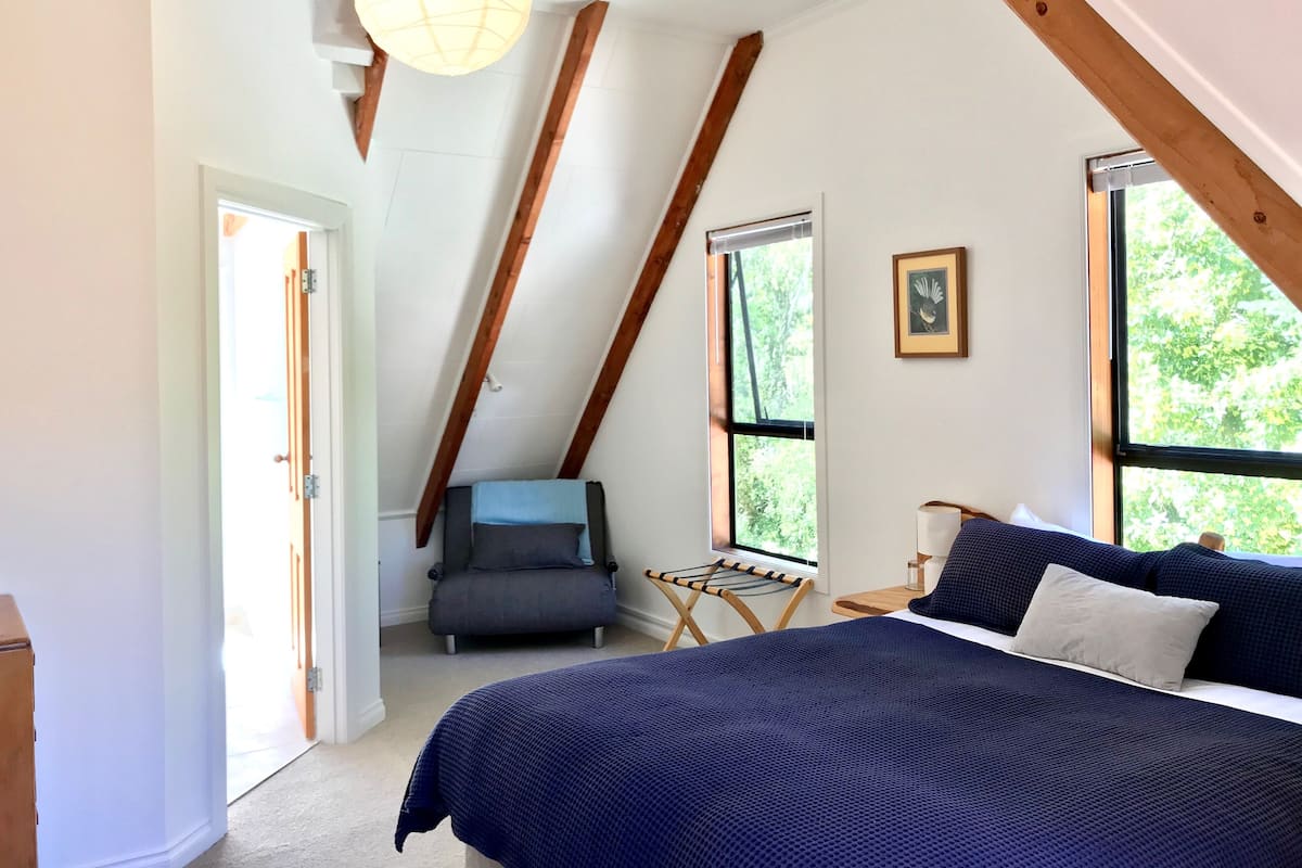 Superior Double Room, 1 Bedroom, Private Bathroom | 1 bedroom, down comforters, iron/ironing board, bed sheets