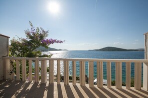 Studio für 4 Personen (1 Double Bed and 1 Couch for 2 people) | Terrasse/Patio