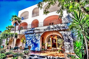 Fachada de la propiedad