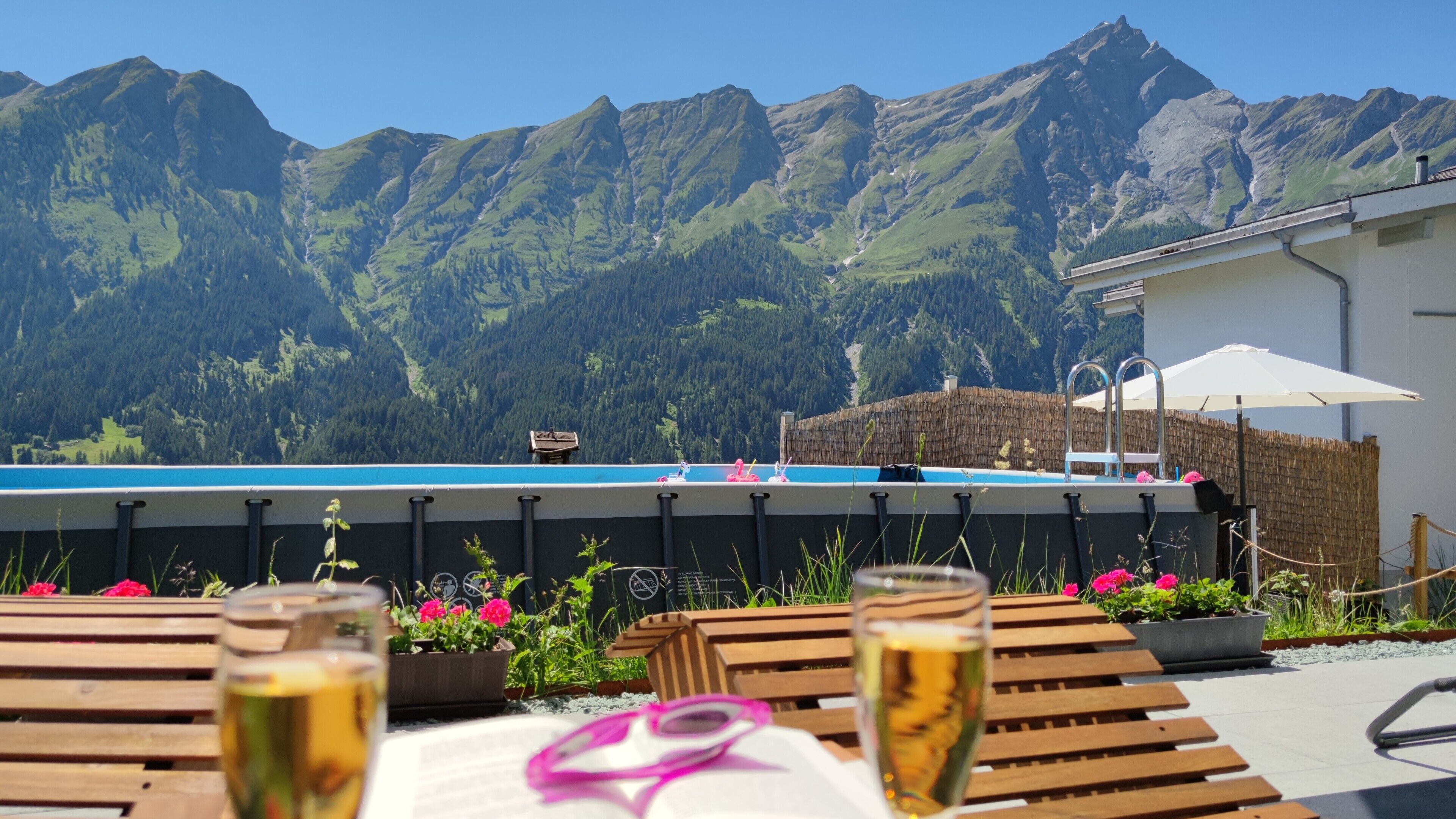 Sesongbasert utendørsbasseng