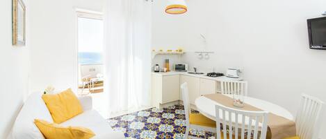 Apartemen, 1 kamar tidur, pemandangan laut (2 people) | Selimut bulu angsa, brankas, meja kerja, dan ruang kerja ramah laptop