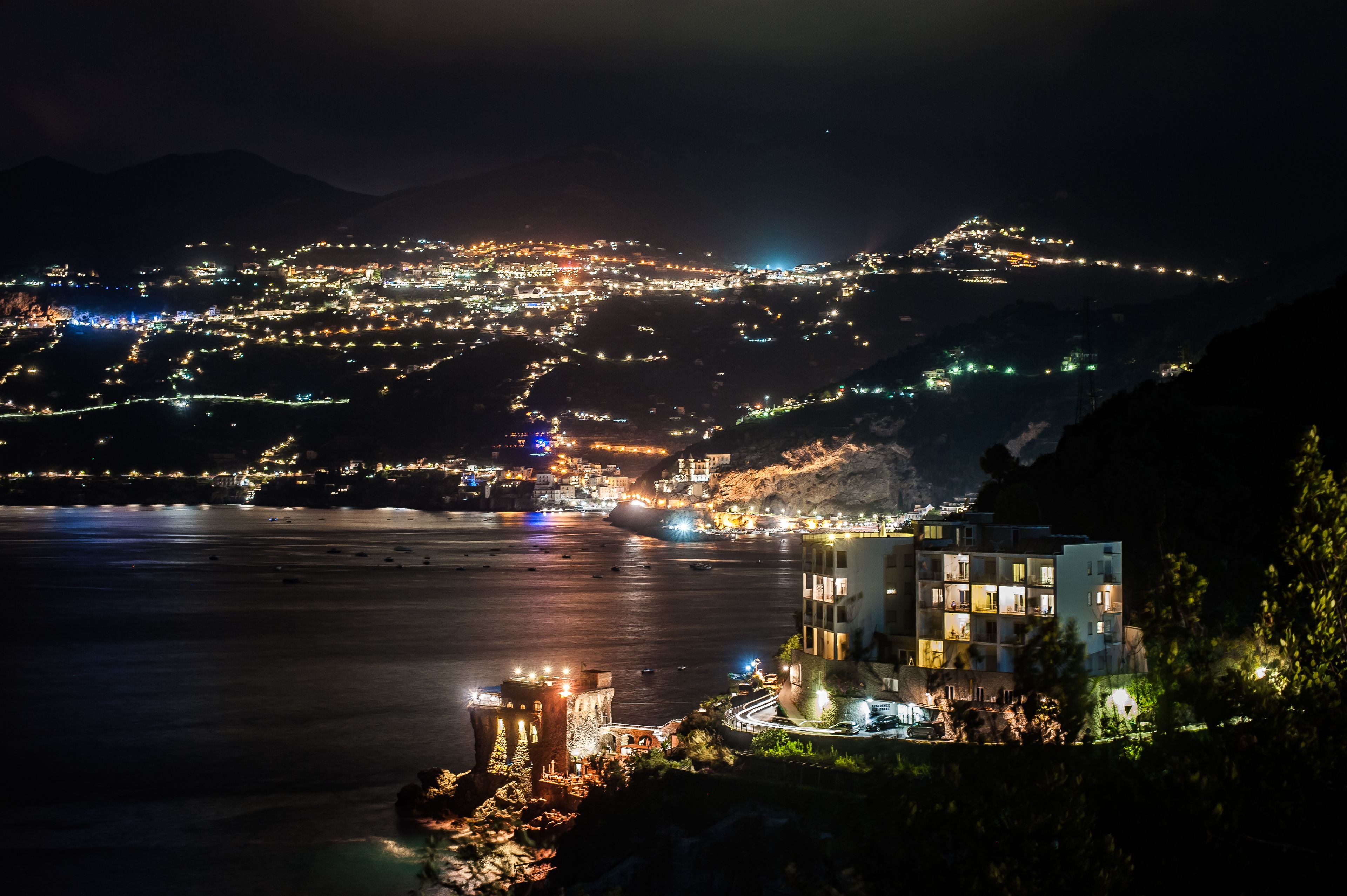 Fassade der Unterkunft – Abend/Nacht