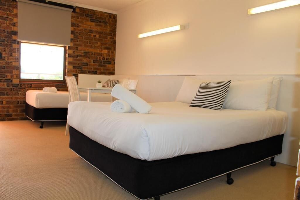 Photo - Camden Motor Inn