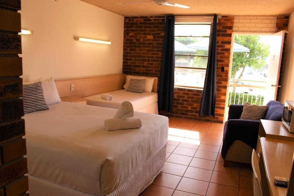 Photo - Camden Motor Inn