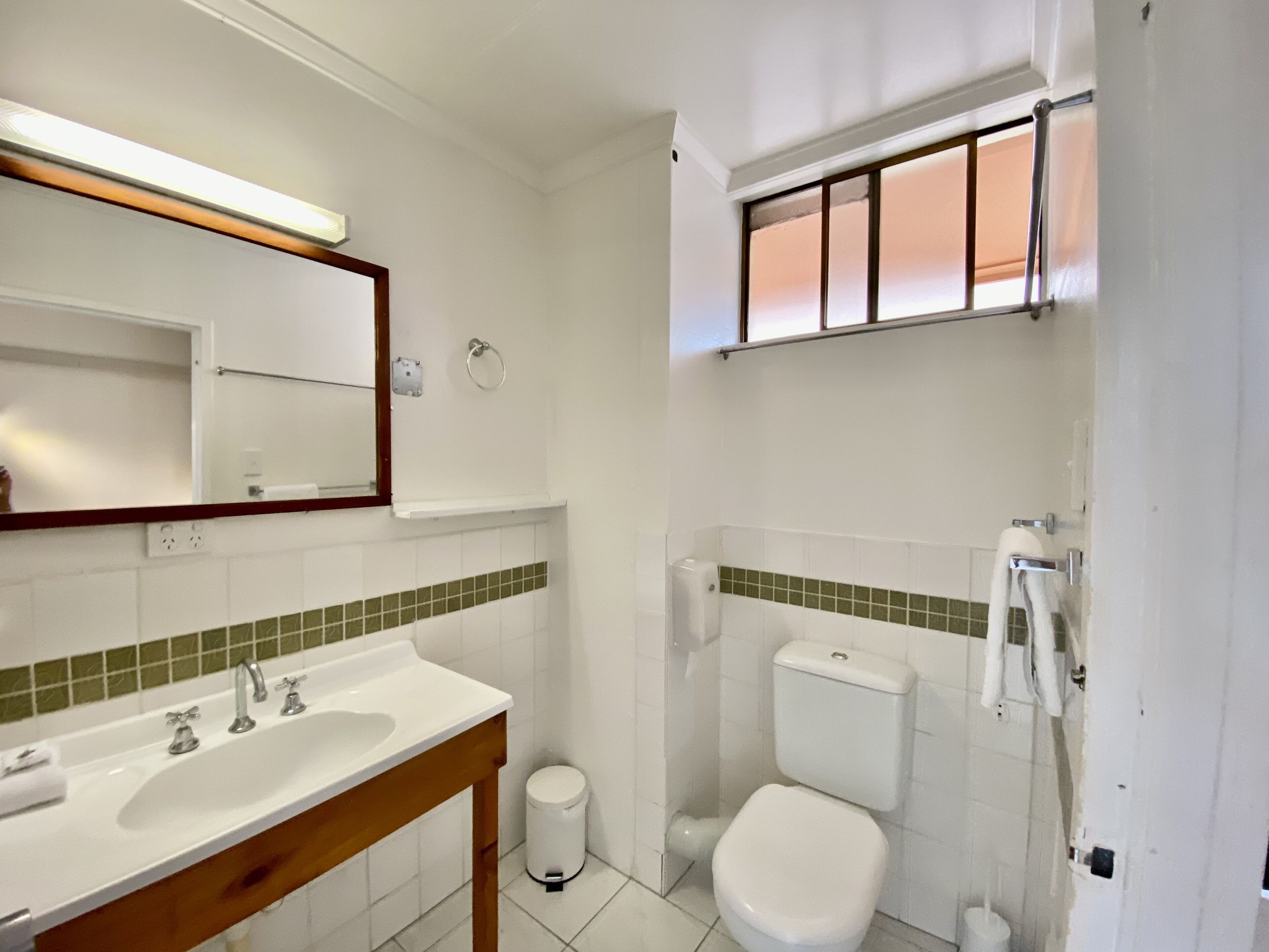 Photo - Camden Motor Inn