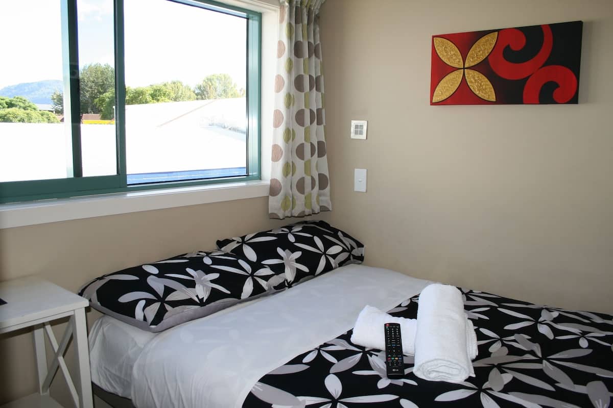 Departamento familiar, 2 habitaciones, baño en la habitación | Muebles diferentes, tabla de planchar con plancha y wifi gratis