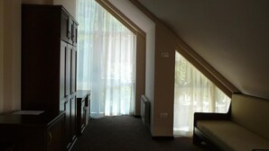 Interior - Monte Rosa (CETINJE)