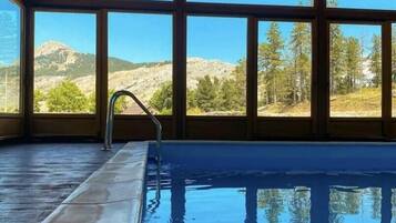 Kolam renang outdoor