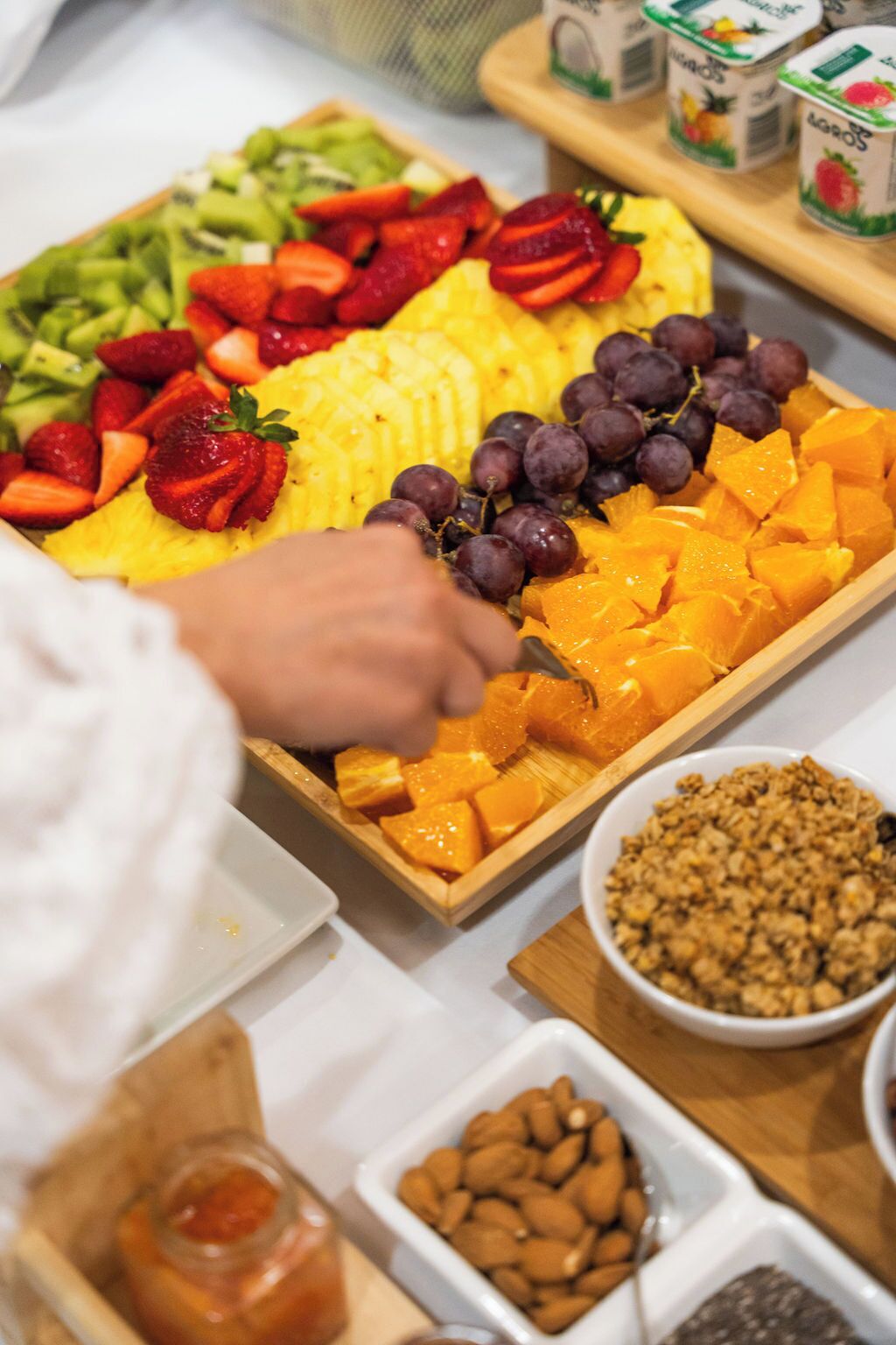 2 restaurants, breakfast served